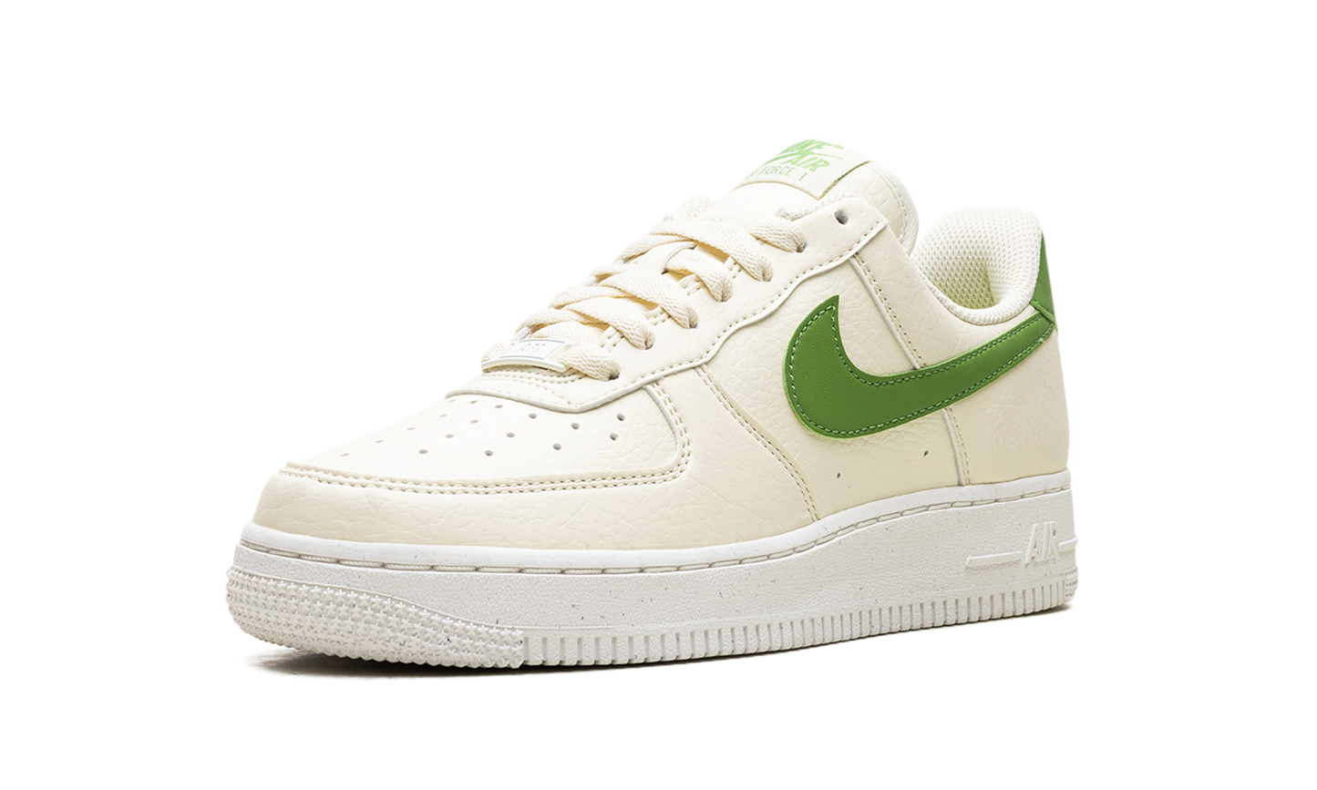 NIKE AIR FORCE 1 '07 LO WMNS COCONUT MILK