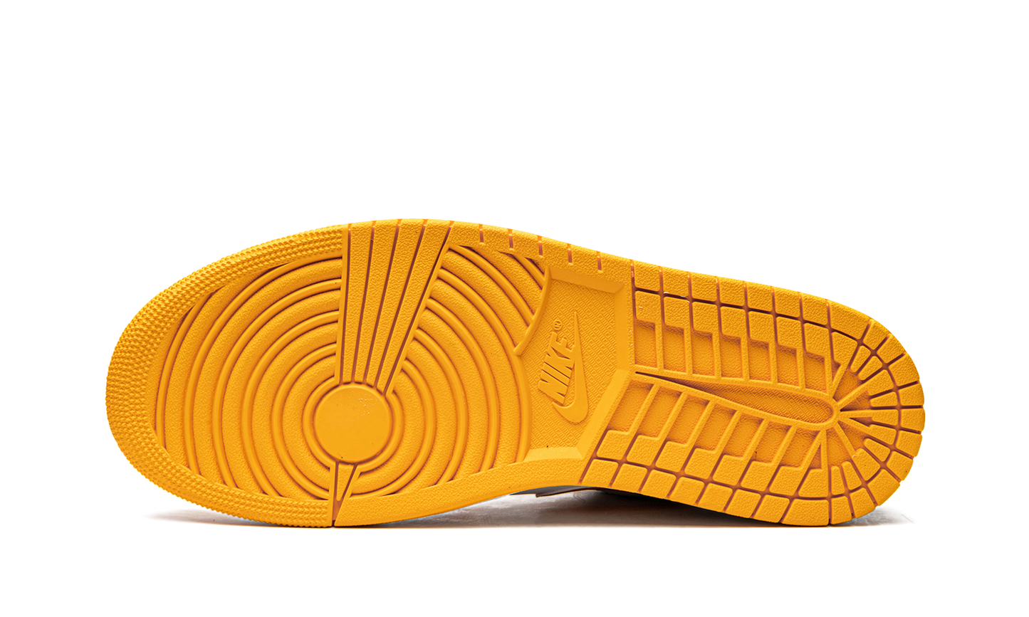 Air Jordan 1 Low Taxi