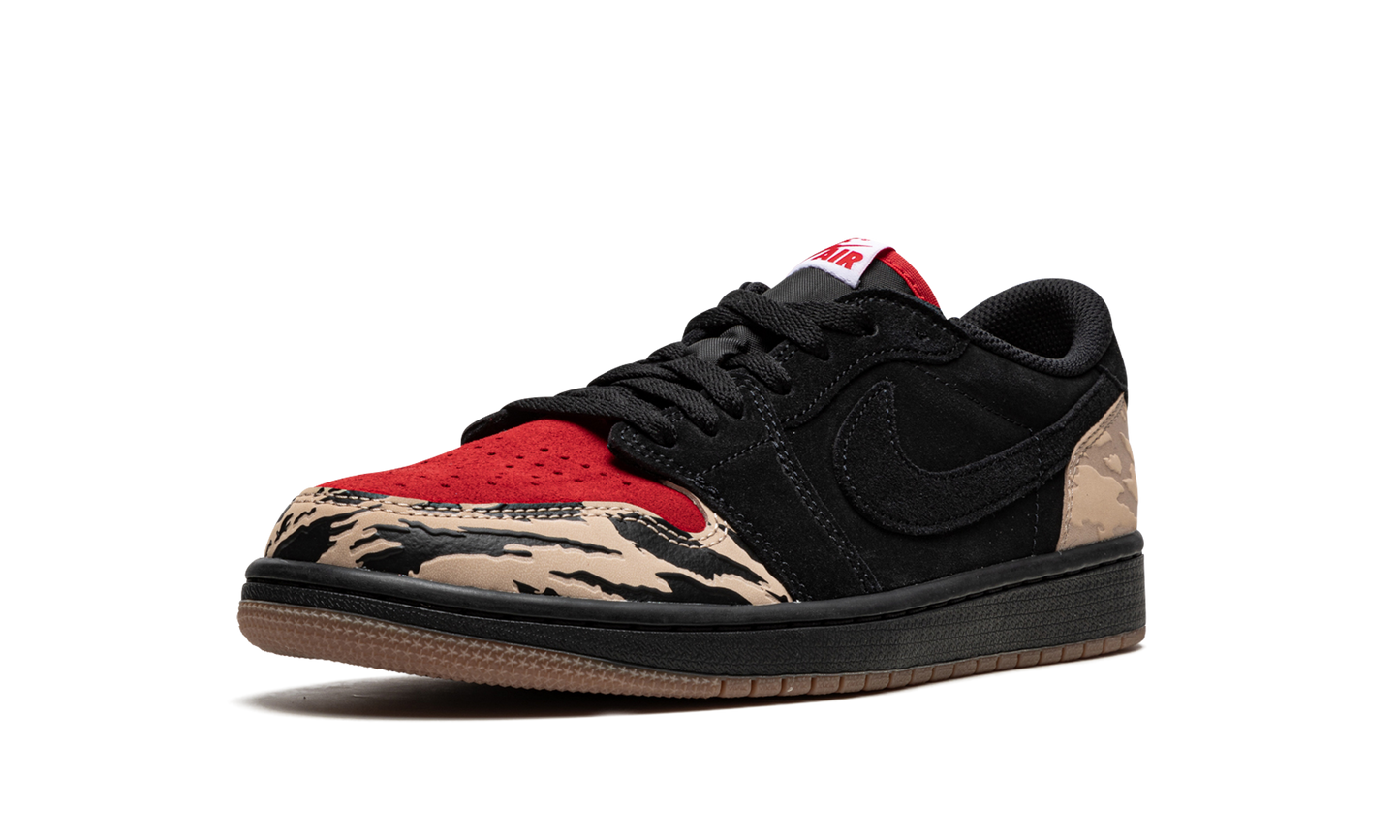 Air Jordan 1 Low SP SoleFly - Carnivore
