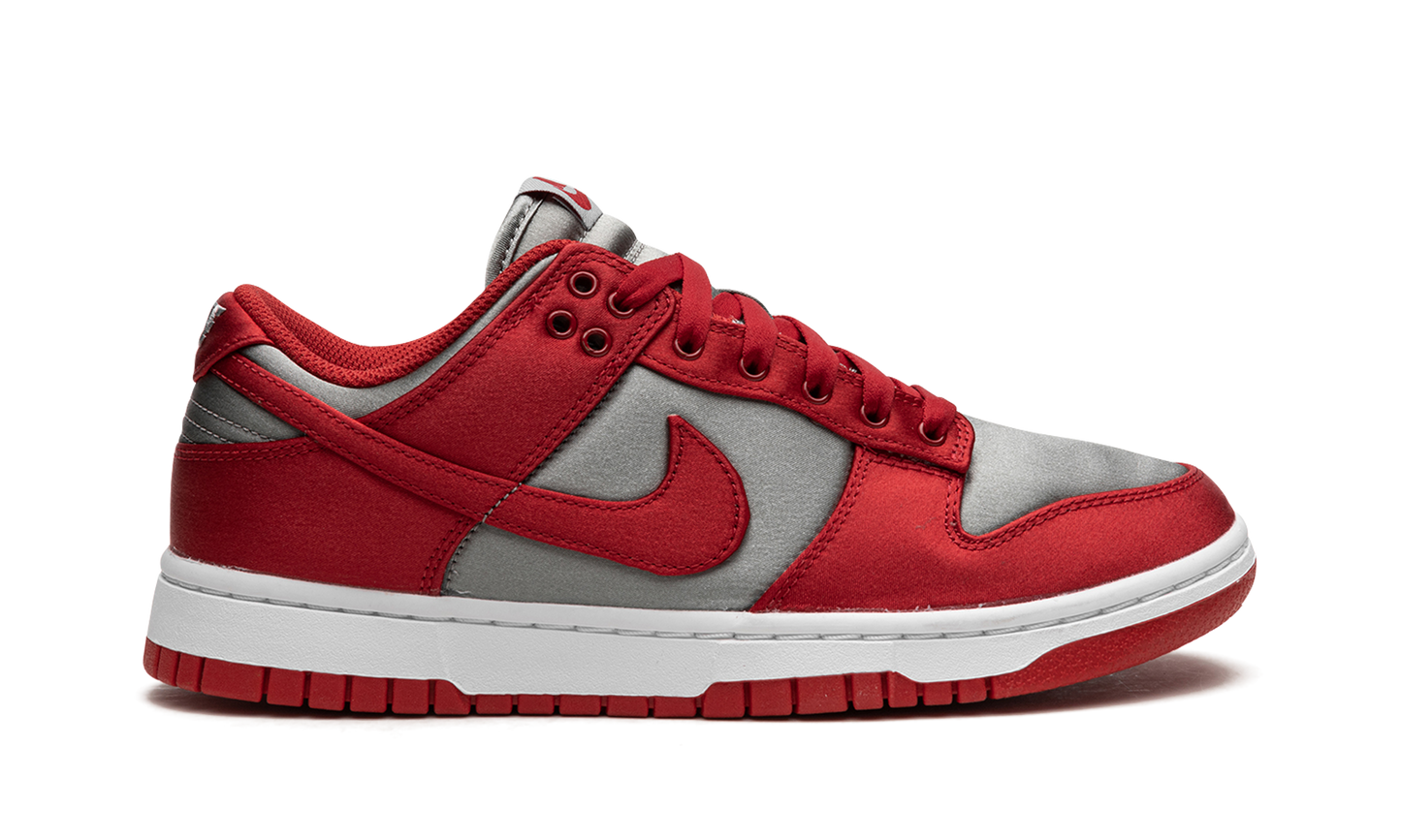 DUNK LOW WMNS  UNLV Satin