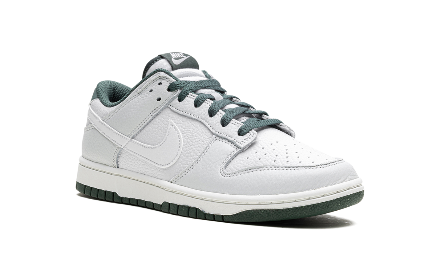 NIKE DUNK LOW  VINTAGE GREEN