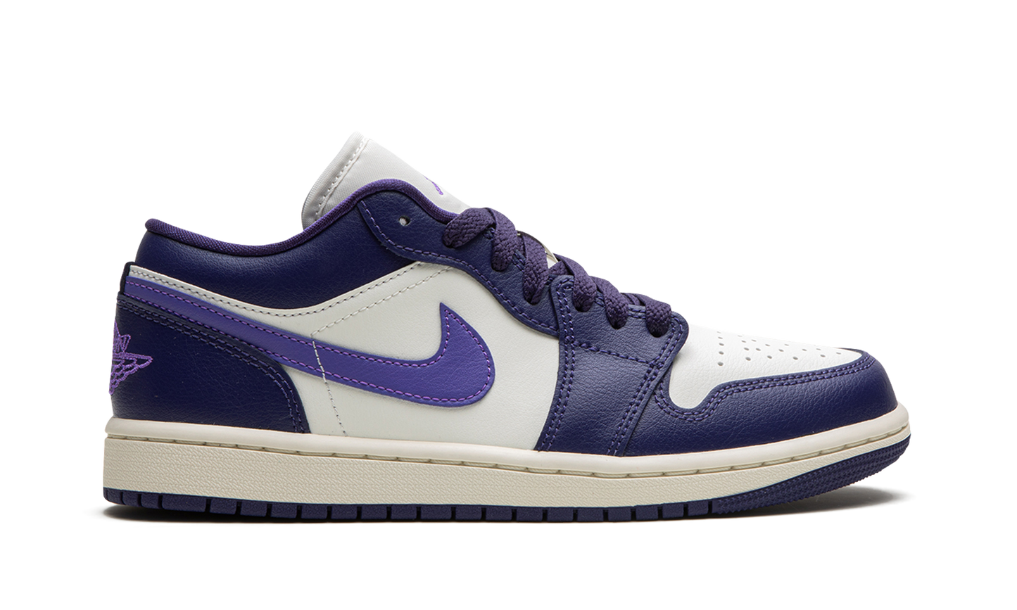 AIR JORDAN 1 LO WMNS  Action Grape