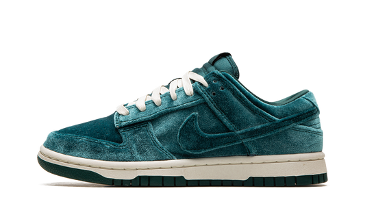 DUNK LO MNS WMNS  Green Velvet