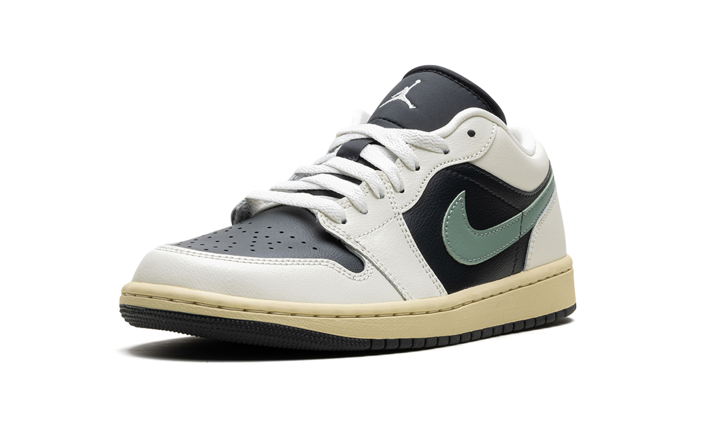 Air Jordan 1 Low WMNS  Jade Smoke
