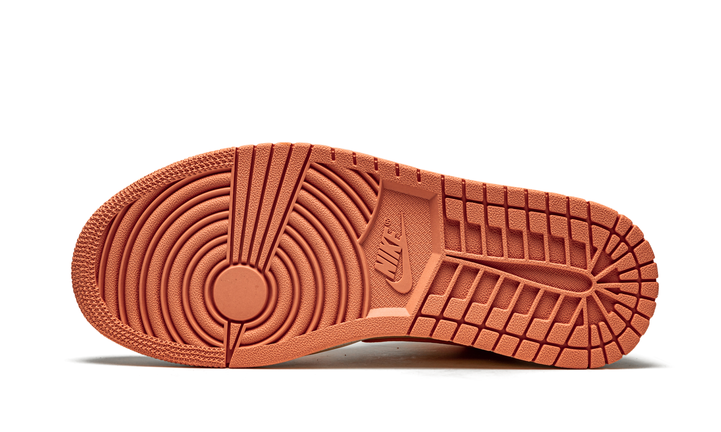 AIR JORDAN 1 MID WMNS  Apricot