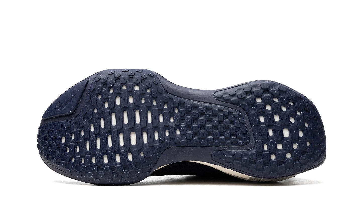 ZoomX Invincible Run 3  College Navy