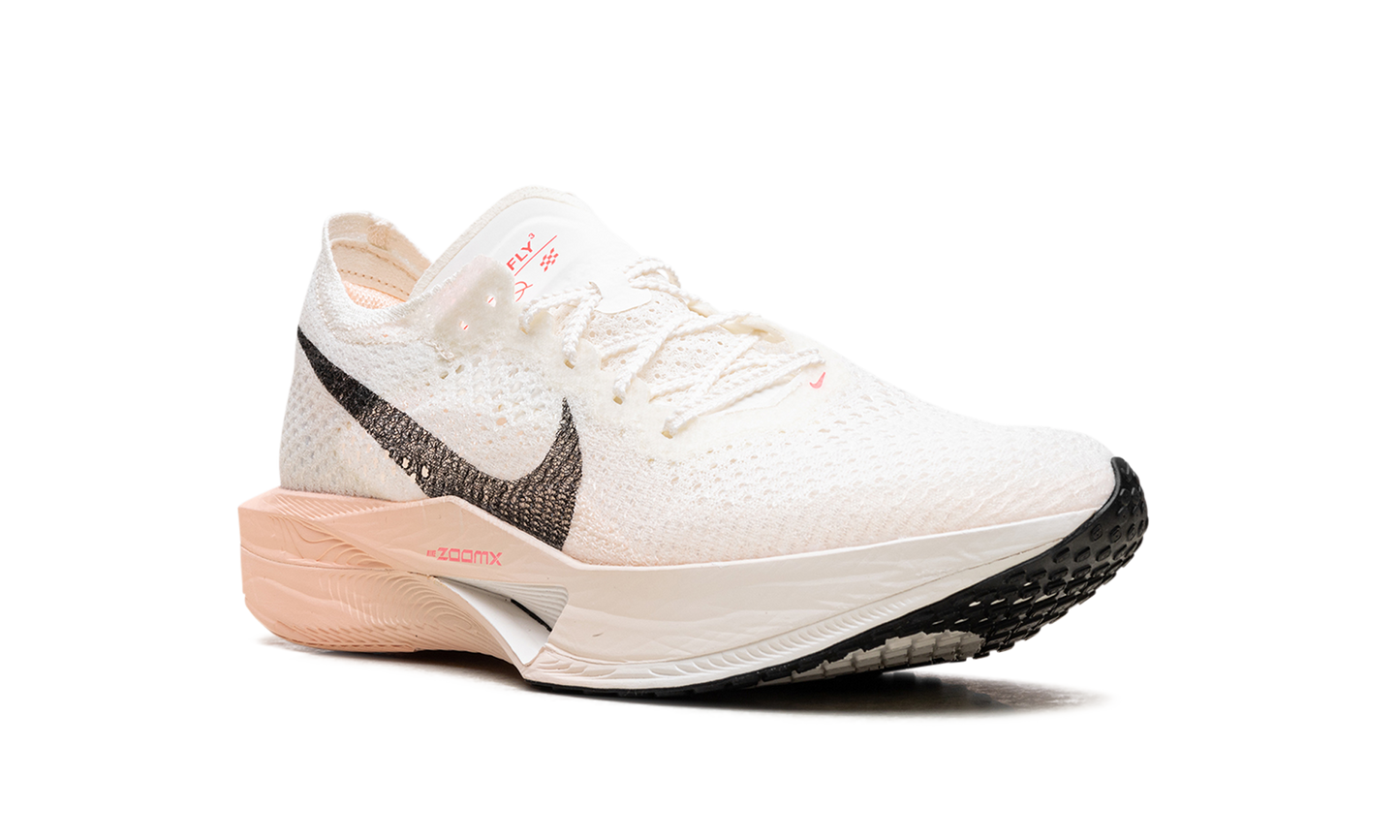 ZoomX Invincible Run 3 WMNS  Sail Guava Ice