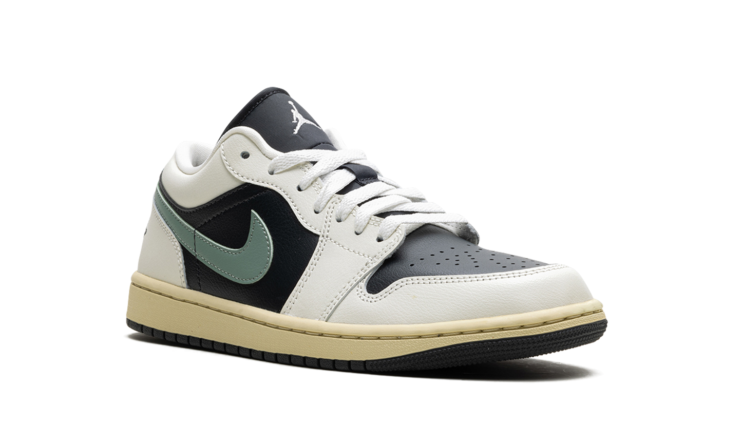 Air Jordan 1 Low WMNS  Jade Smoke