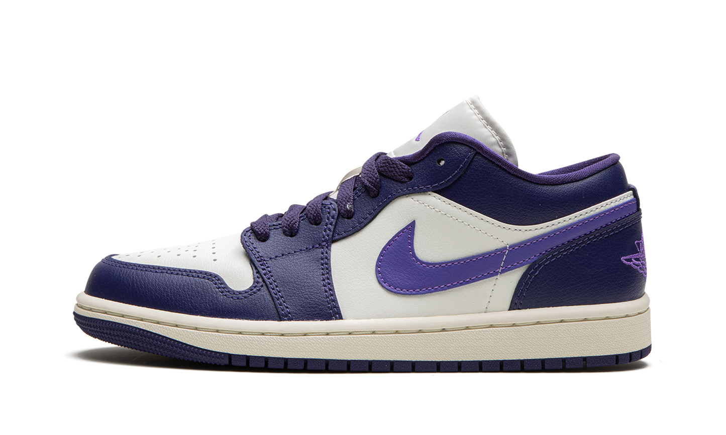 AIR JORDAN 1 LO WMNS  Action Grape