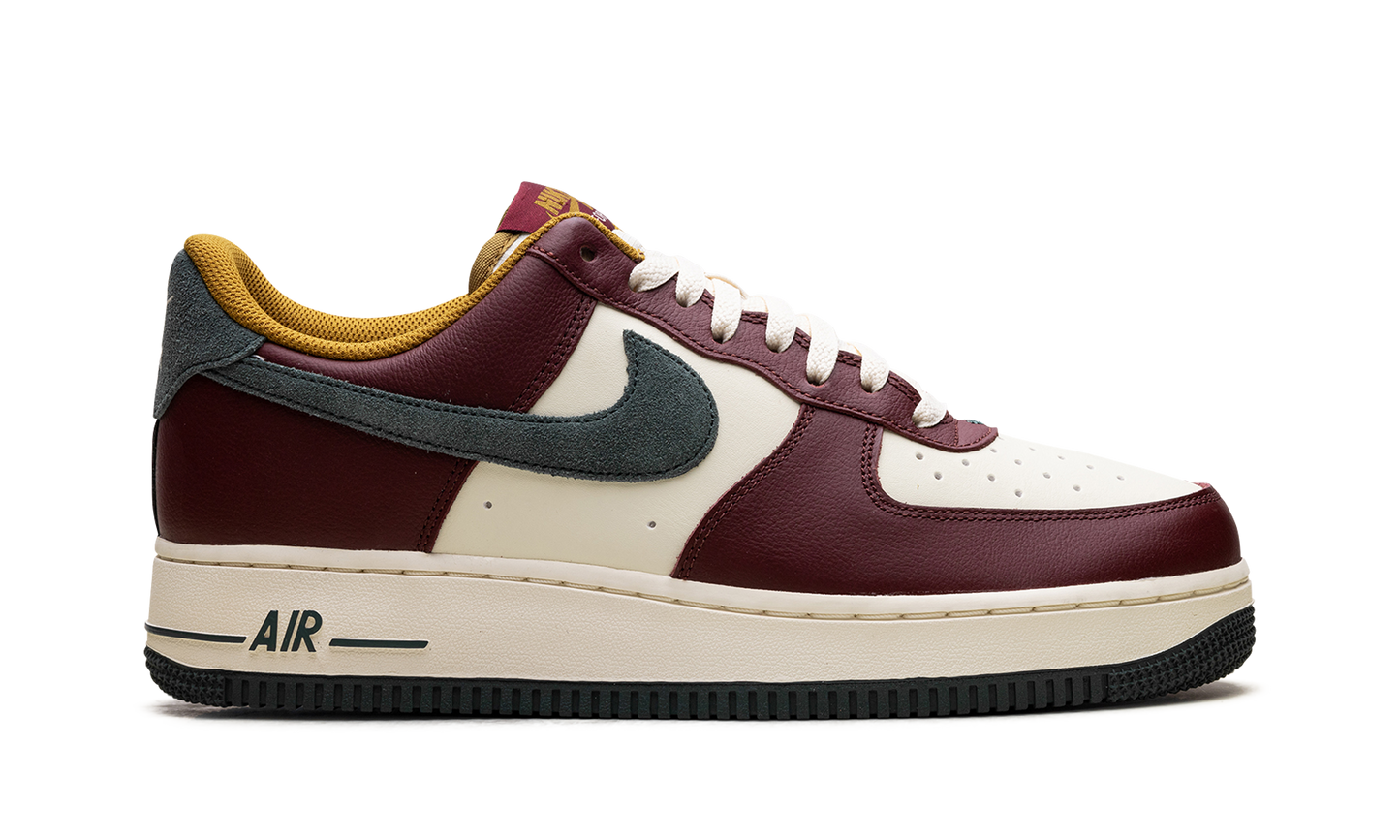Air Force 1  Dark Team Red Vintage Green