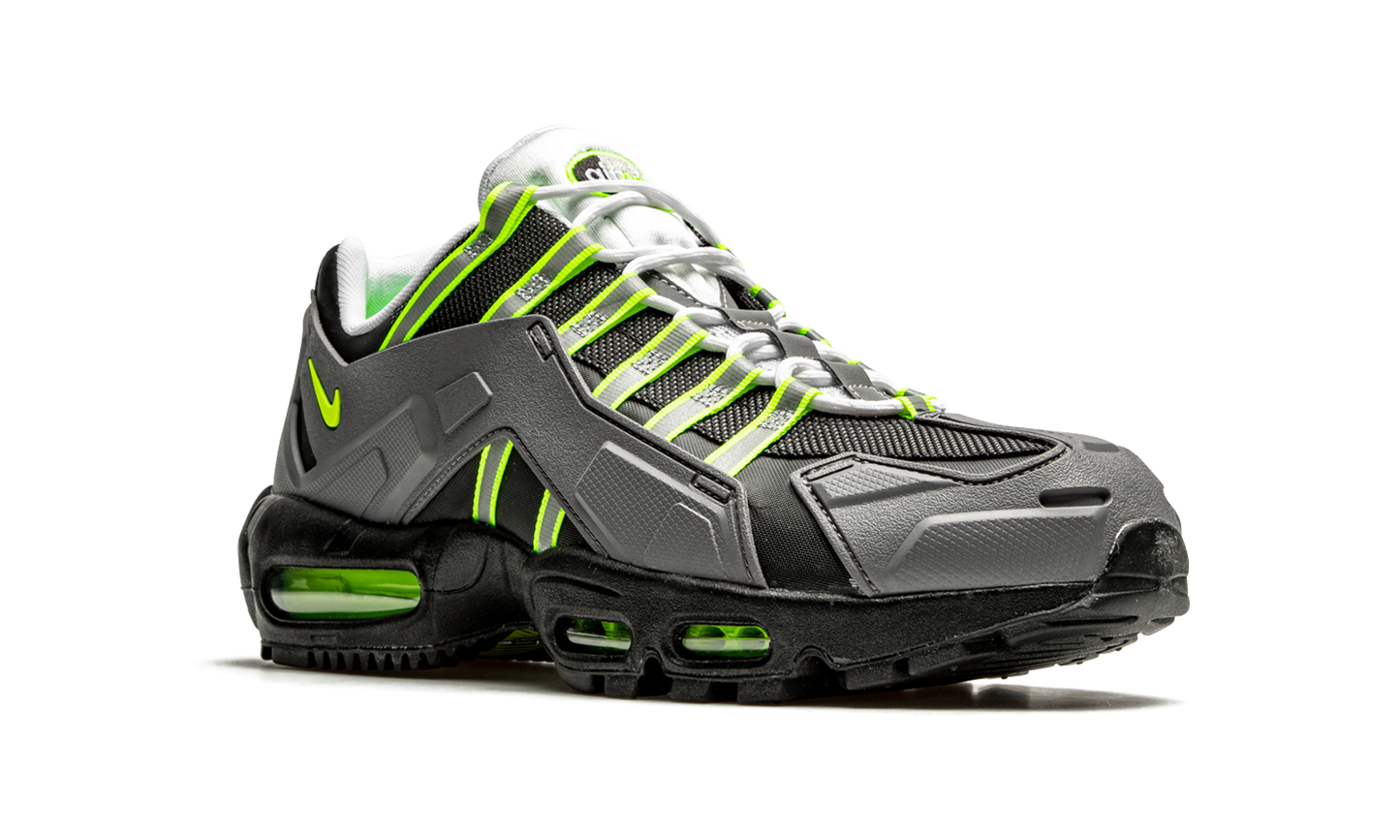 Air Max 95 NDSTRKT  Neon