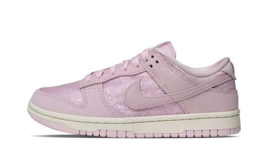Dunk Low WMNS  Regal Pink