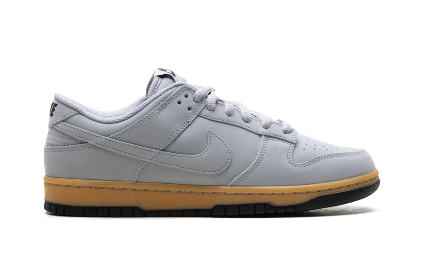 Dunk Low SE  Wolf Grey