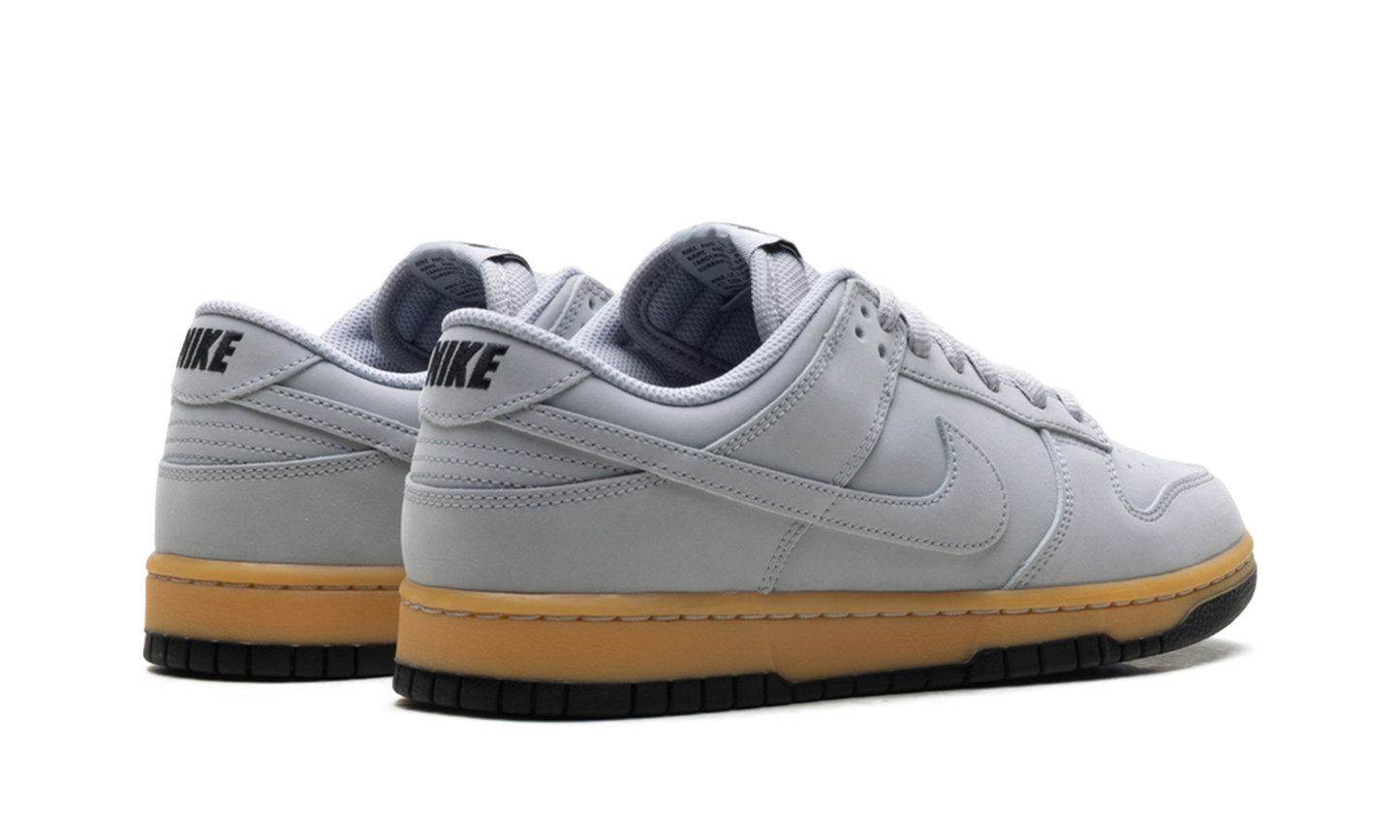 Dunk Low SE  Wolf Grey