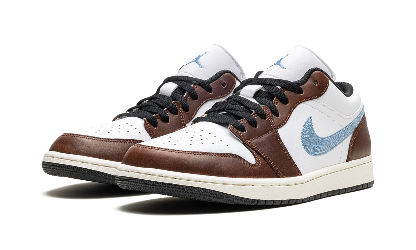 Air Jordan 1 Low SE  Embroidered Swoosh - Mocha
