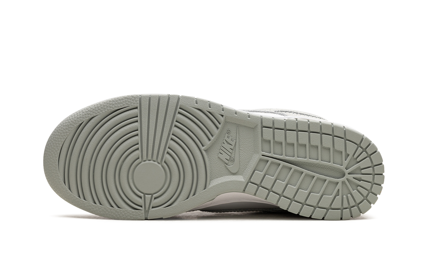 DUNK LOW WMNS  Grey Corduroy