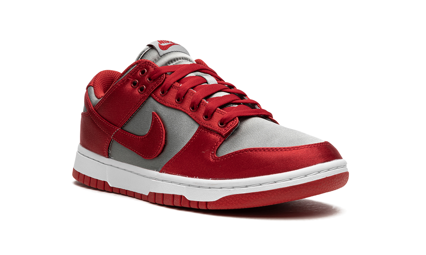 DUNK LOW WMNS  UNLV Satin