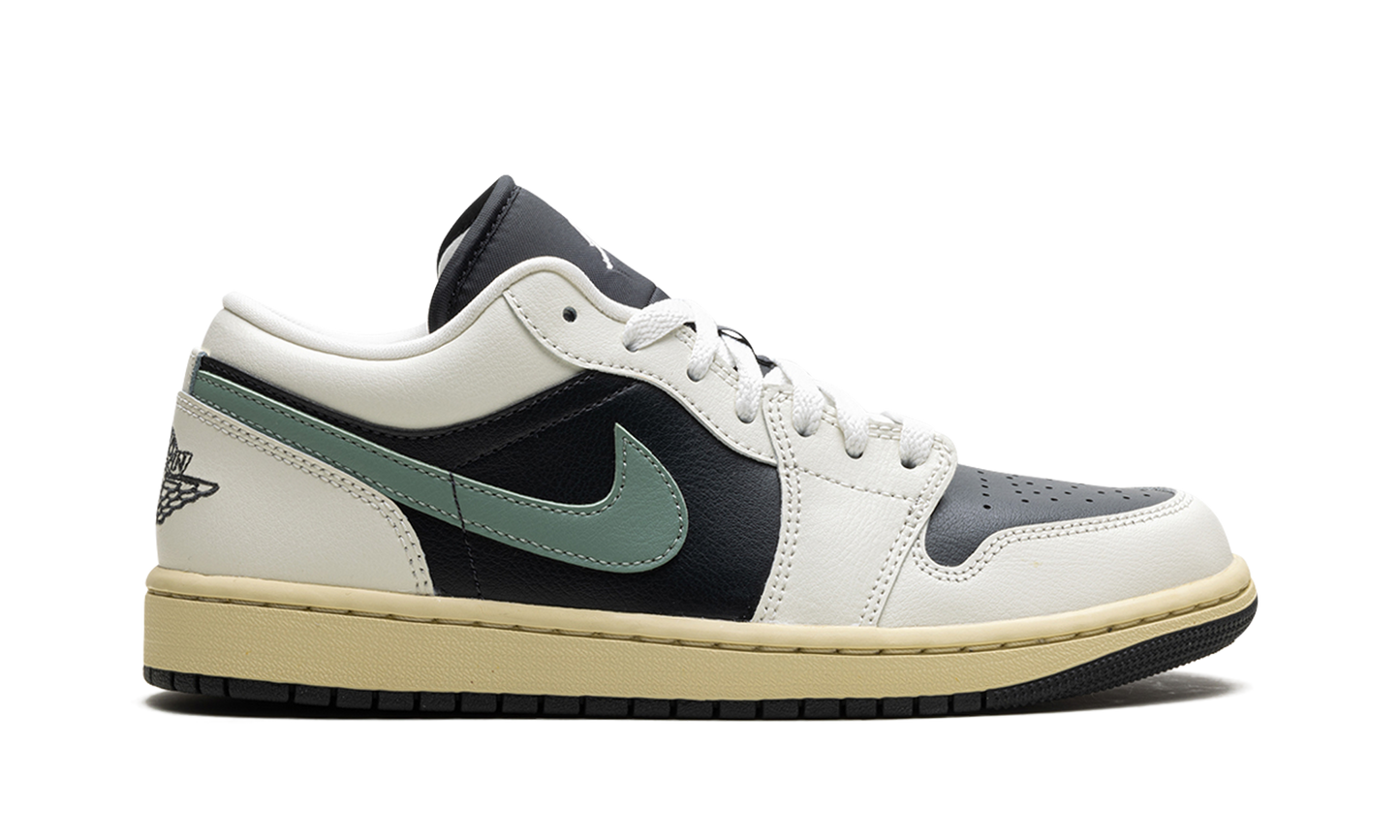 Air Jordan 1 Low WMNS  Jade Smoke