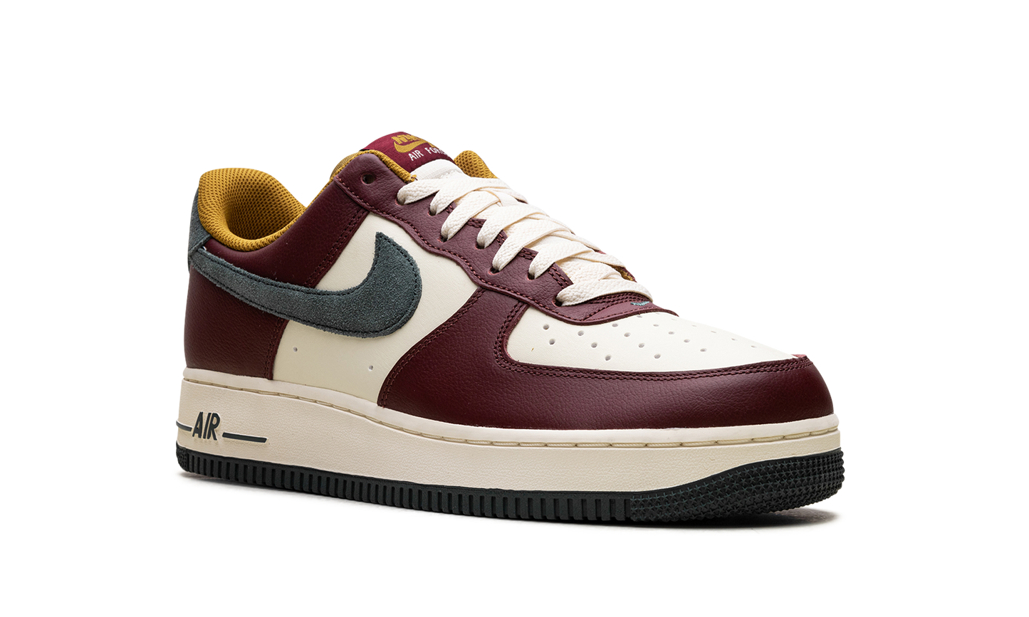 Air Force 1  Dark Team Red Vintage Green