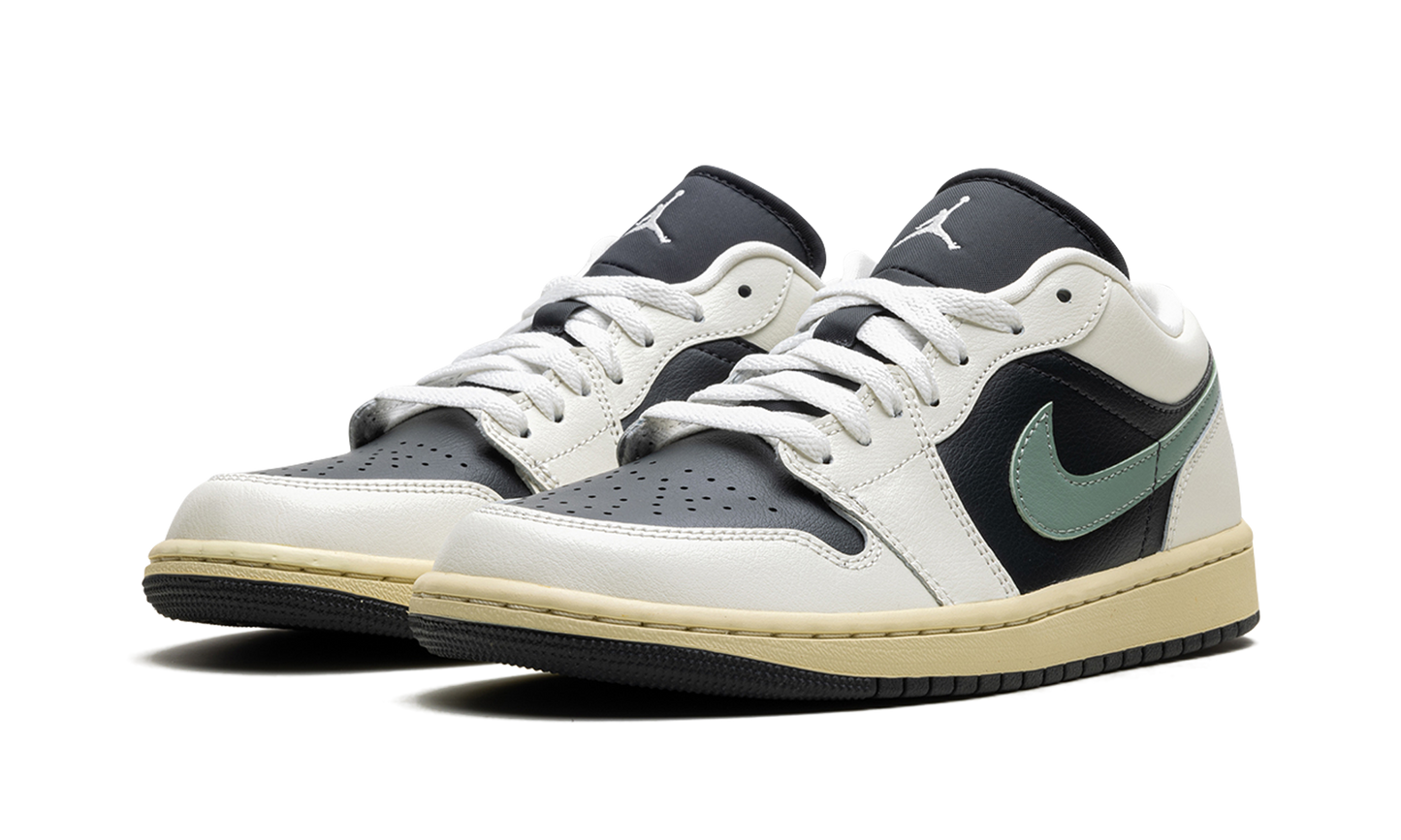 Air Jordan 1 Low WMNS  Jade Smoke
