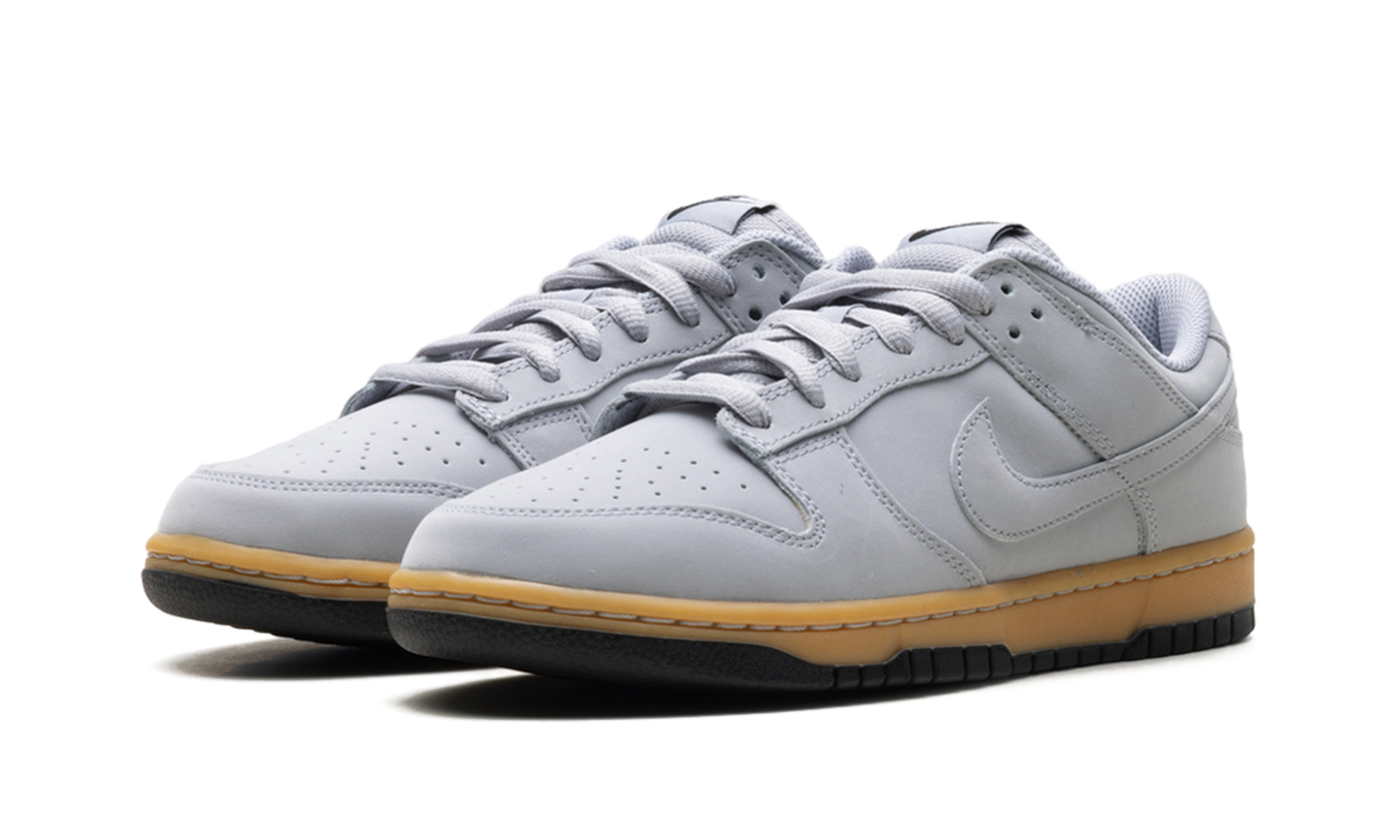 Dunk Low SE  Wolf Grey
