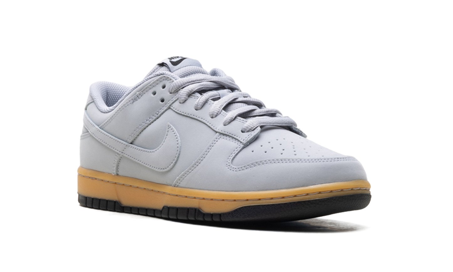 Dunk Low SE  Wolf Grey