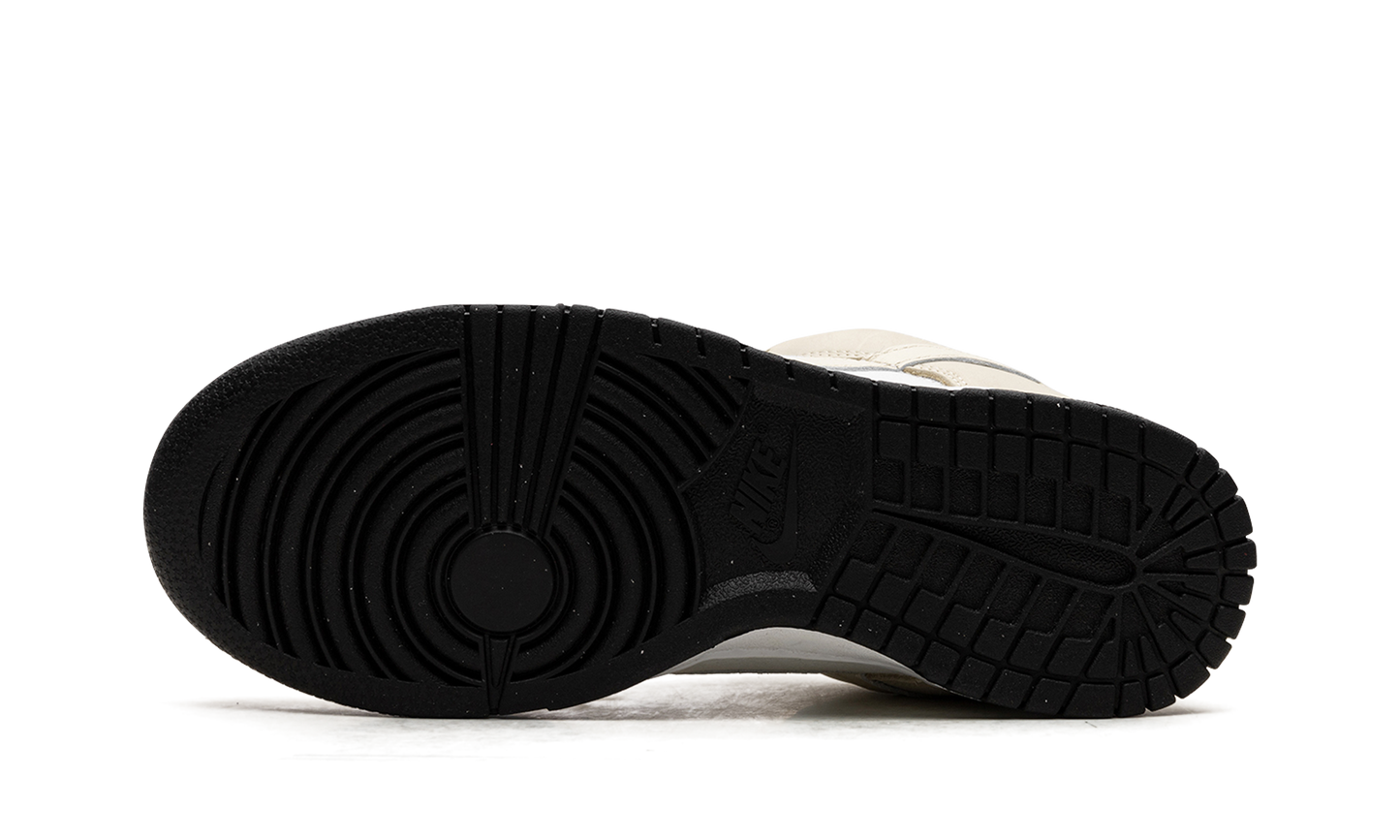 NIKE DUNK LO LX WMNS  Coconut Milk
