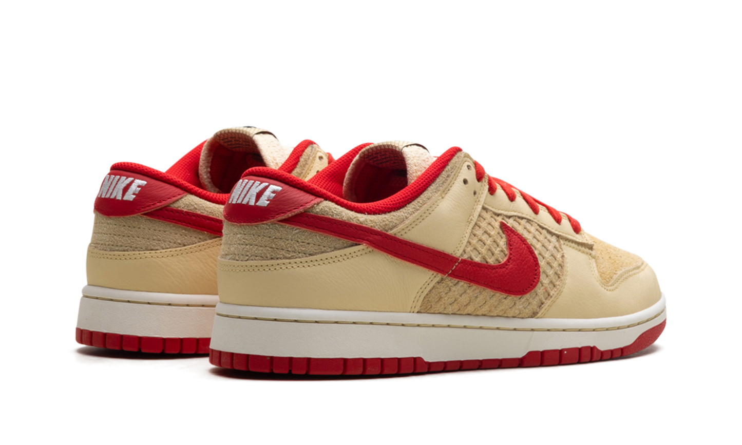 Dunk Low  STRAWBERRY WAFFLE
