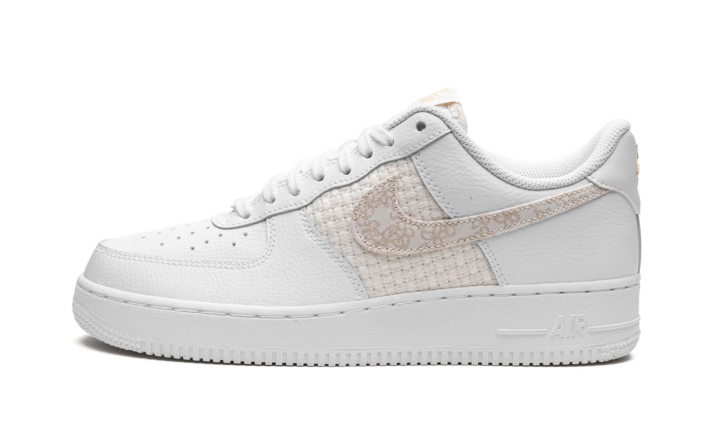 AIR FORCE 1 '07 SE MNS WMNS  Flower Swoosh
