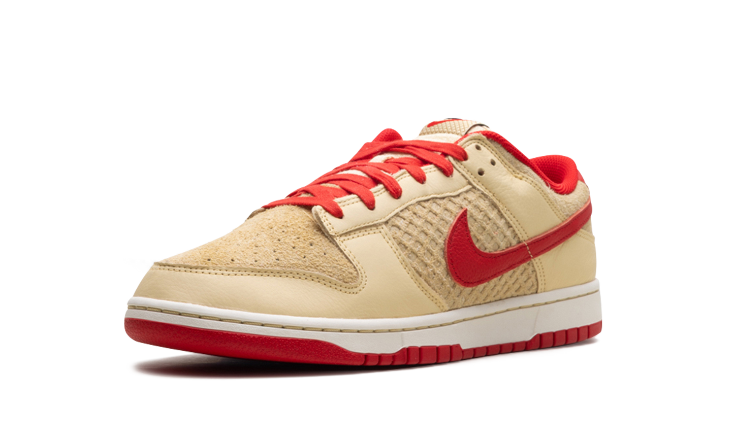 Dunk Low  STRAWBERRY WAFFLE