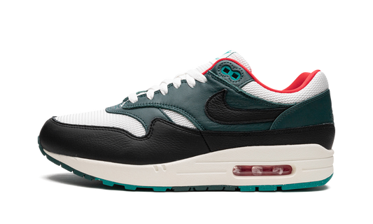 Air Max 1  LeBron James x Liverpool